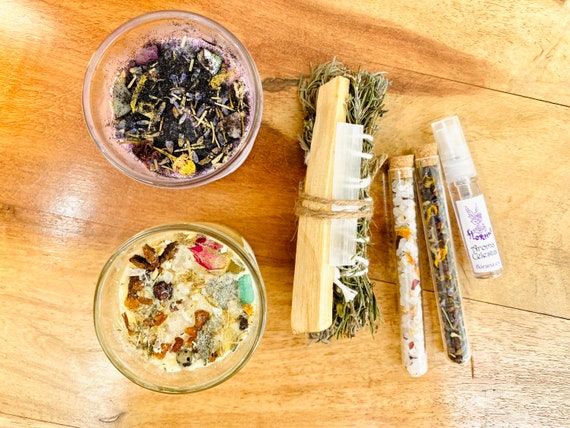 Moon Rituals - Full Moon and New Moon - Magical rituals with intention candles, bath salts, floral elixir and energy cleansing kit