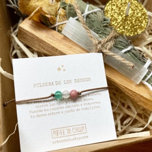 Pulsera de los deseos de piedras energéticas con botellita de cristal, purpurina y estrellitas elige tu pulsera según tu deseo imagen 2