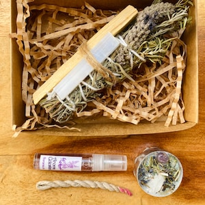 Energy Cleansing Kit - Salbei, Lavendel und Rosmarin Sahumerium, Palo Santo, Selenit, Blumenelixier, tibetischer Weihrauch, Kerze der Absicht