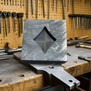 Diamond Suit Graphite Mould. image 6