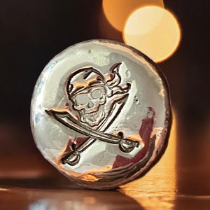 1 troy oz, Pirate Stampted Solid Silver Round in 999 fine silver, perfect for coin collectors and unique gift seekers.