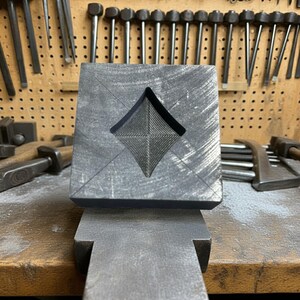 Diamond Suit Graphite Mould. image 8