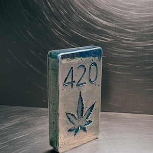 2 troy oz, 420, 999fs solid silver bar, exquisite hand-forged piece from Scotland, perfect for commemorative and gift purposes.
