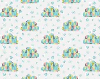 170380 White Triangle Clouds