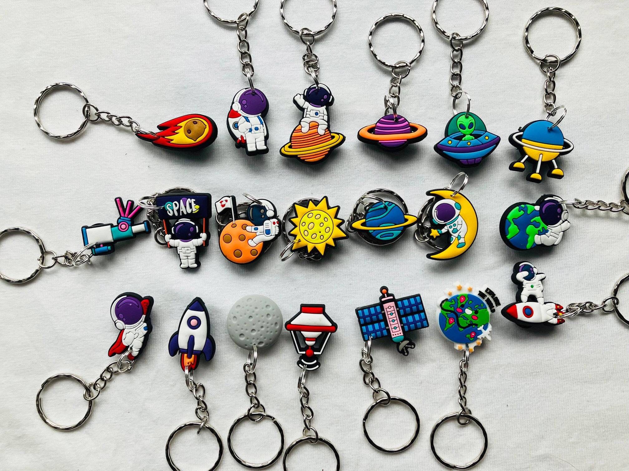 Fun Kids Key Rings Astronaut and UFO Keyrings/keychains | Emo Cute Goth Hip Kitty Cat ...