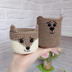 手作りのミニクマとオオカミのバスケットセット - 口輪付きの部屋用バスケット、2個