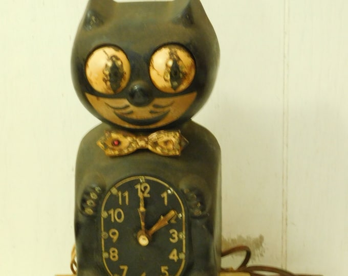 Vintage Kit Kat Clock, Spooky Halloween Decoration for Parts or Display