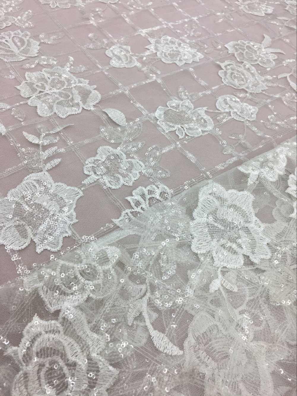 Tissu de haute qualité en Tulle Ivoire avec des paillettes. Robe de mariée en tissu. Dentelle florale. Rose fleurs de dentelle. Tissu de dentelle de Chantilly, Tissu de haute qualité en en en Tulle Ivoire avec des paillettes. Robe de mariée en tissu. Dentelle florale. Rose fleurs de dentelle. Tissu de dentelle de Chantilly, a73052