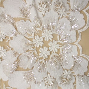 Tissu de dentelle de robe de mariée le plus récent, tissu dalencon, tissu de dentelle florale de sequin, tissu de dentelle brodé image 3