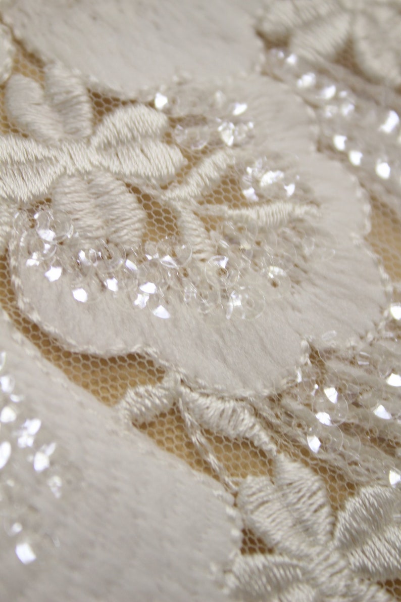 Tissu de dentelle de robe de mariée le plus récent, tissu dalencon, tissu de dentelle florale de sequin, tissu de dentelle brodé image 4