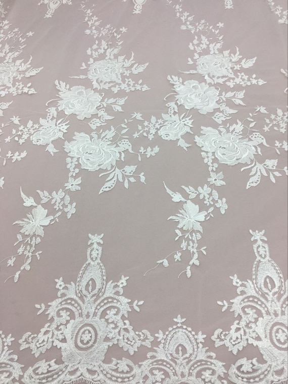 Une verge luxueux Embroidered.Floral Off White Lace Fabric.Wedding robe robe robe dentelle tissu Chantilly mariée dentelle b06829 Une verge luxueux Embroidered.Floral Off White Lace Fabric.Wedding robe robe robe dentelle tissu Chantilly mariée dentelle b06829