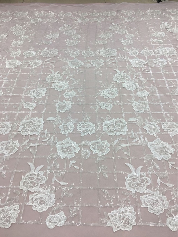 Tissu de haute qualité en en en Tulle Ivoire avec des paillettes. Robe de mariée en tissu. Dentelle florale. Rose fleurs de dentelle. Tissu de dentelle de Chantilly, a73052 Tissu de haute qualité en en en Tulle Ivoire avec des paillettes. Robe de mariée en tissu. Dentelle florale. Rose fleurs de dentelle. Tissu de dentelle de Chantilly, a73052