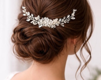 クリスタルパールフラワーウェディングヘアコーム：装飾的なシルバーブライダルヘアピース