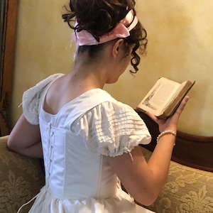 Short corset 1st Empire, Regency, in white cotton.