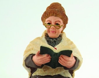 Melody Jane Dollhouse Victorian Maid Resin Figure – 1:12 Scale Grey Hoovering Maid, Approx. 135mm Tall