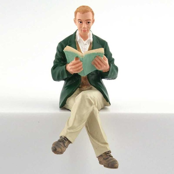 Homme assis en train de lire un livre Figurine pour maison de poupée à l'échelle 12