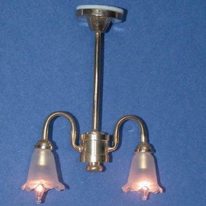 12V bedrade dubbele plafondlamp in tulpvorm voor poppenhuis op schaal 1:12