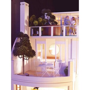 Malibu Beach House 12th Scale Dolls House Requires Assembly image 3