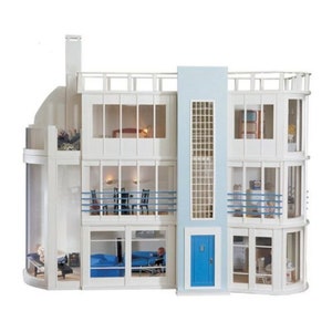 Malibu Beach House 12th Scale Dolls House Requires Assembly image 1