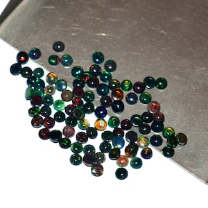 AAA+ ブラック エチオピア オパール 3 mm ルース ジェムストーン ラウンド カボション | 天然エチオピア ウェロ オパール マルチファイア プレシャス ジェムストーン フラット バック カボション ロット