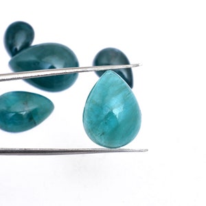 Lote de cabujón de pera de piedra preciosa Grandidierita AAA+ de 10 mm a 16 mm / Piedra preciosa semipreciosa Grandidierita extremadamente rara natural con parte posterior plana y lisa