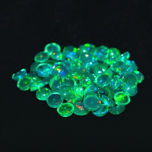 AAA+ Opale etiope verde 3 mm Pietra preziosa sciolta Cabochon rotondo / Opale Welo etiope naturale Multi Fire Pietra preziosa Cabochon con retro piatto Lotto