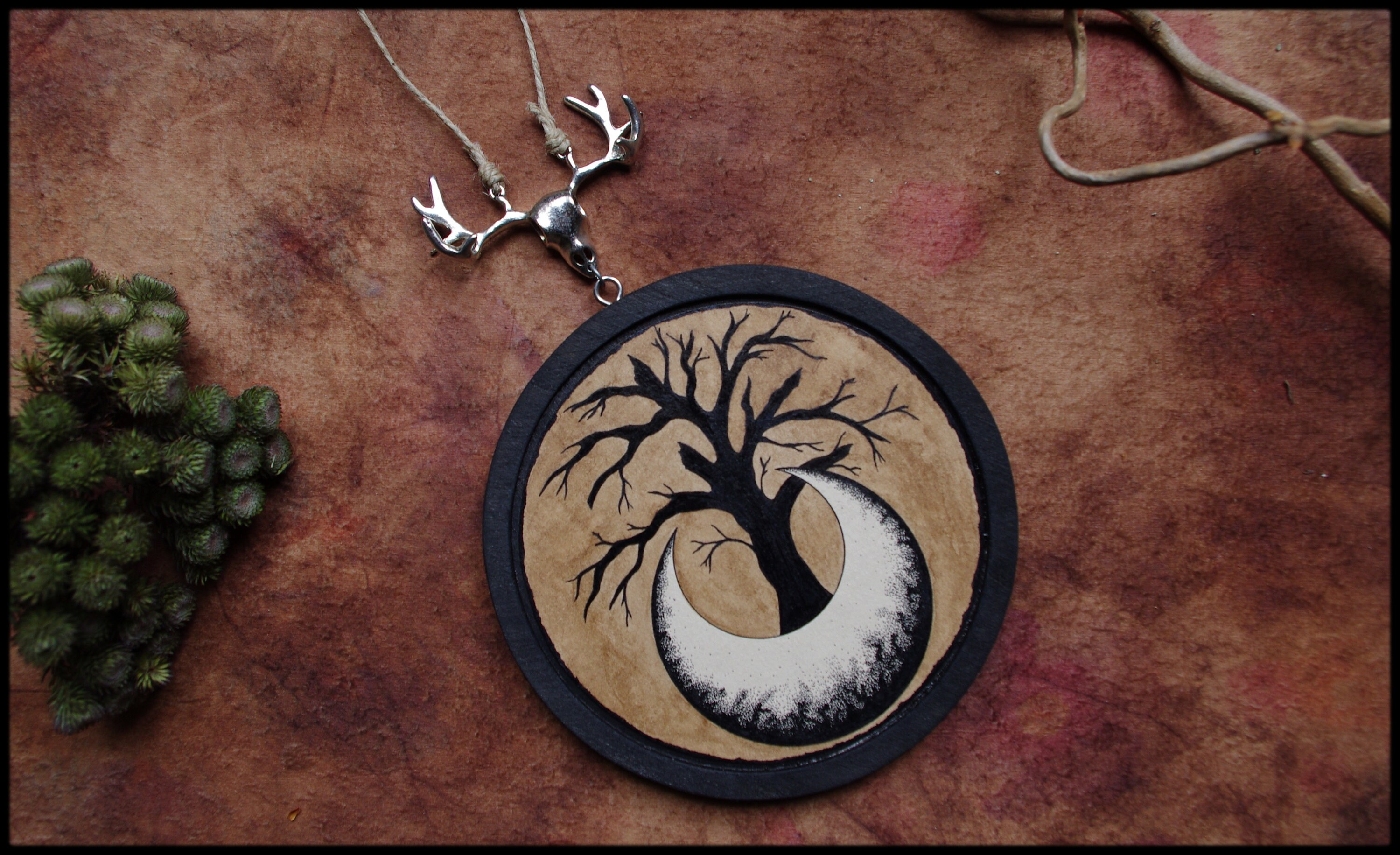 Talisman, Dessin Lune Sylvestre et Breloque Cerf