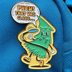 That Was Close Tree Disc Golf Pin™ - High Quality Hard Enamel Pin