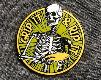 Grip It & Rip It Disc Golf Pin™ - High Quality Hard Enamel Pin - Disc Golf Gift