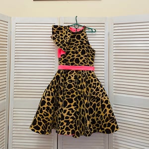 Robe de cocktail de concours rose néon à motif léopard avec volants / tenue de concours / robe de cocktail Leopard Teens / robes de concours personnalisées