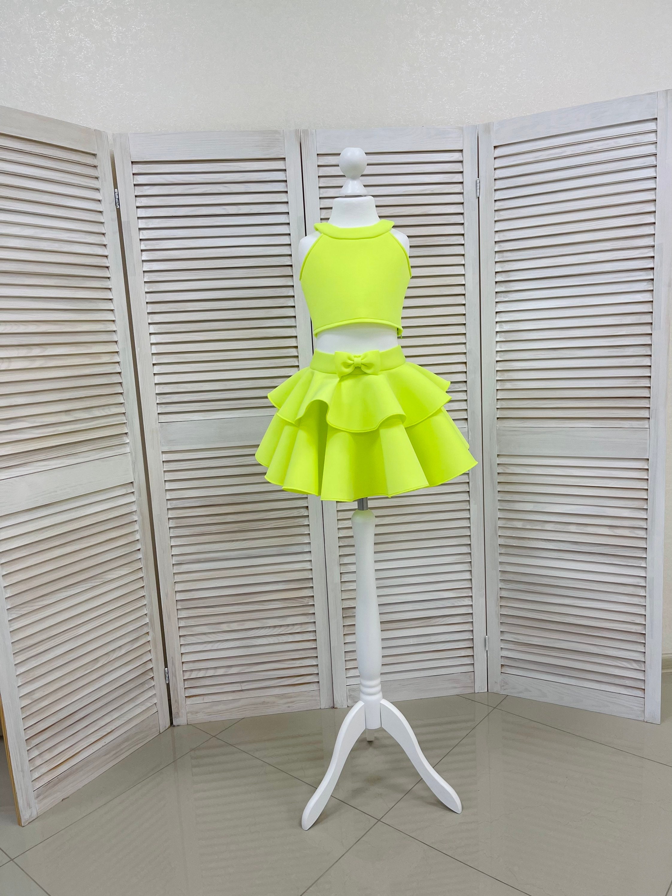 Shortie Strap ~ Neon Yellow Resin – Chic Streets