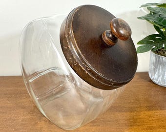 Vintage glazen bus met houten deksel, grote MCM-koektrommel van 7,5 inch