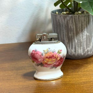 Vintage Porcelain Victorian Table Lighter Made in Japan 3&quot; Tobacciana