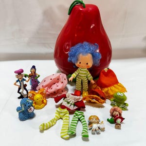 Vintage Strawberry Shortcake Doll Carry Case Crepe Suzette Eclair Dog Marmalade