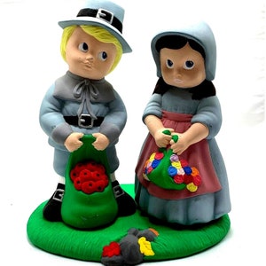 Vintage Ceramic Mold Pilgrim Thanksgiving Boy and Girl Figurines Hand Painted