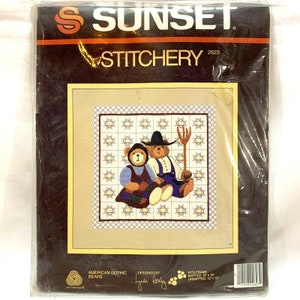 Sunset Stitchery Craft Kit American Gothic Bears 16x16 Printed Design Wool Yarn