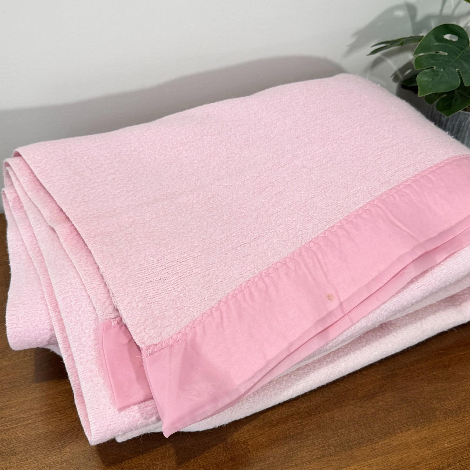 Vintage satin trim baby blanket - Etsy 日本