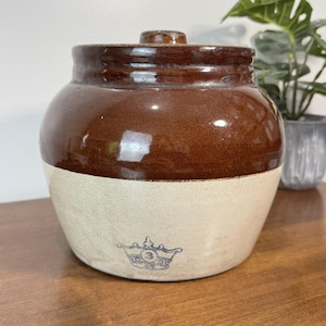 Vintage Bristol Pottery 3 Qt Brown Stoneware Bean Pot Crock w/ Lid Crown Mark