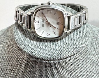 Relic Watch Silver Tone Quartz Analog Women 30M Water Resistant Stainless Steel