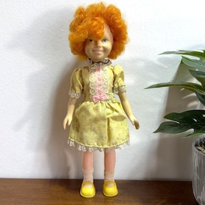 Vintage Little Orphan Annie Doll Plastic Yellow Dress Shoes Knickerbocker
