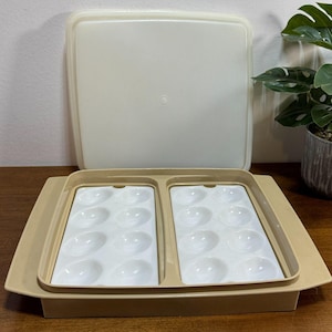 Vintage Tupperware Deviled Eierhalter Carrier Tablett Almond 723 USA