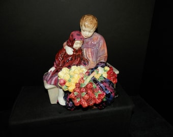 Vintage Royal Doulton Figurine, Flower Seller's Children HN1342