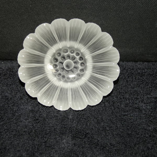 Lalique Crystal Sunflower Paquerettes Dish Bowl Signed