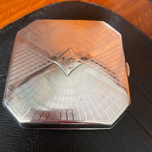 Regalo per lui. Regalo per lei. Elegante portasigarette antico, portasigarette in argento. collezione di argento antico