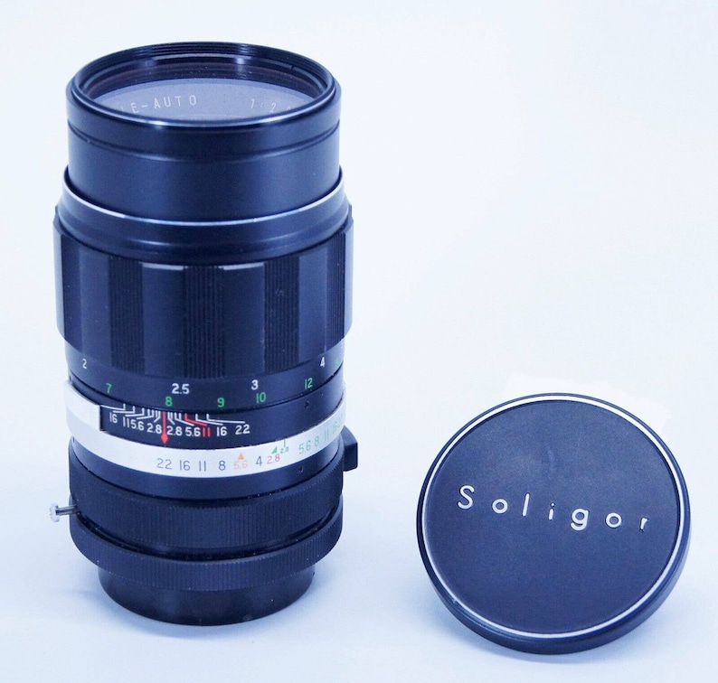 Vintage Soligor 135mm F / 2.8 TeleAuto Camera Lens Made in Japan With Caps afbeelding 1