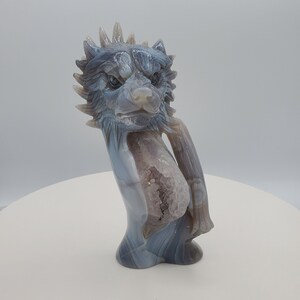 Agata & Druzy Wolf Head Geode Carving