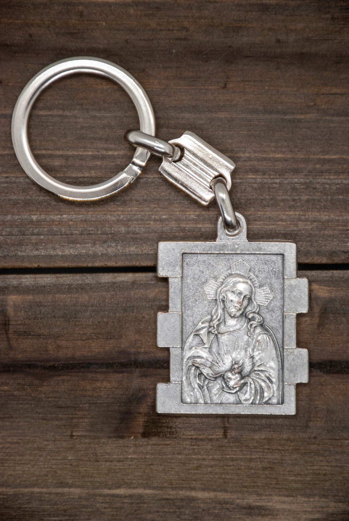 3.5 SacréCœur de Jésus Keychain Etsy