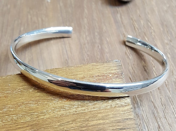 Brushed silver bangle outlet
