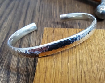 アイブイエックスエルシーディーエム IVXLCDM | X BANGLE
