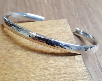 Pulseira de prata esterlina martelada feita à mão - 25g